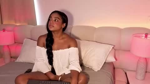 Snapshot of belkis_mills chatting on 11-28-25, 04:09 Belkis online show from 11-28-25, 04:09