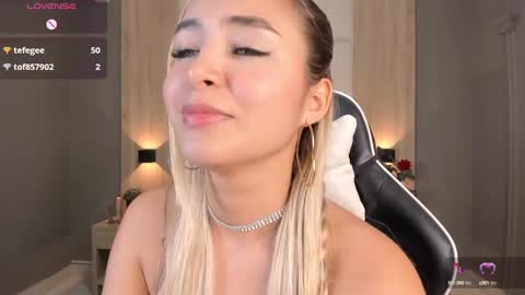 Bella cam online show from 01-07-25, 10:30