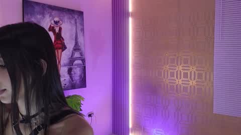 bella19   online show from 12-15-25, 08:57