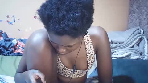 Bella online show from 11-23-25, 12:10