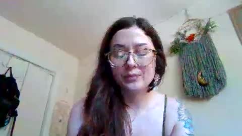 Snapshot of bella9519 chatting on 04-08-26, 05:46 bella9519 online show from 04-08-26, 05:46