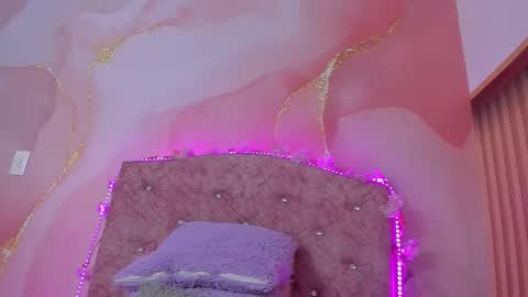 Melanie  online show from 11-26-25, 10:49