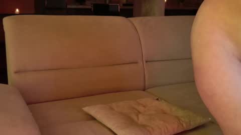 Snapshot of bella_amoury chatting on 02-12-25, 11:09 Bella online show from 02-12-25, 11:09