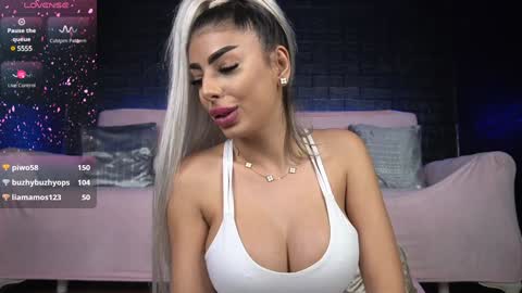 Emma  Bella online show from 02-06-25, 10:21