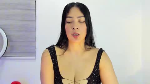 Laura online show from 12-20-25, 08:38