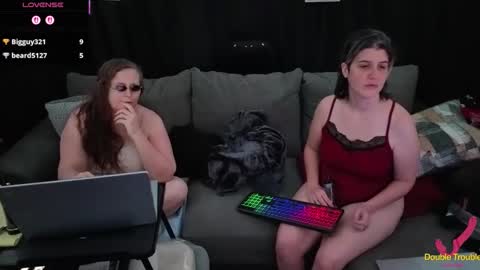 Bella James online show from 12-19-25, 05:42