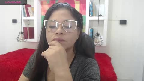 Snapshot of bella_lady_1_ chatting on 09-24-25, 11:35 lady online show from 09-24-25, 11:35