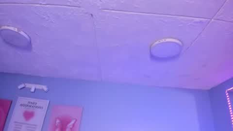  Bella  online show from 01-12-26, 07:30