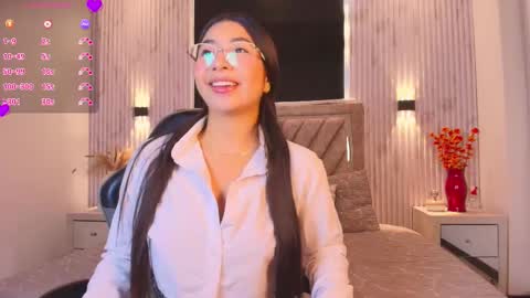 Snapshot of bella_martini_ chatting on 03-21-26, 12:10 bella_martini_ online show from 03-21-26, 12:10