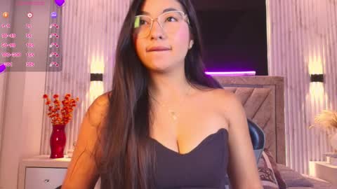 Snapshot of bella_martini_ chatting on 04-01-26, 12:17 bella_martini_ online show from 04-01-26, 12:17