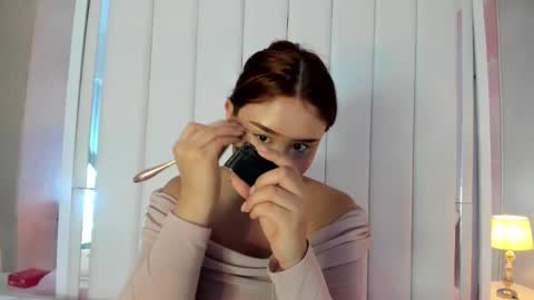 Snapshot of bella_miia_ chatting on 10-24-25, 12:56 Mia online show from 10-24-25, 12:56