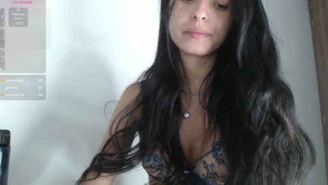 Snapshot of bella_musee chatting on 01-08-25, 03:19 online show from 01-08-25, 03:19