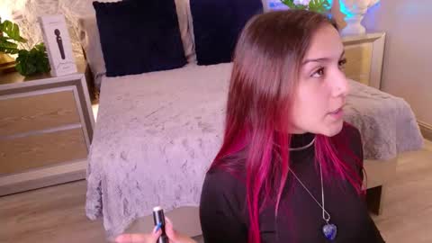 Snapshot of bella_mush chatting on 03-19-26, 04:11 BELLA online show from 03-19-26, 04:11