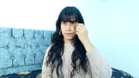 Snapshot of bella_poisonous chatting on 09-15-25, 12:54 Bella online show from 09-15-25, 12:54