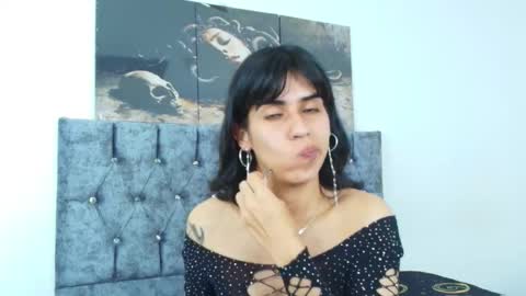 Snapshot of bella_poisonous chatting on 10-01-25, 11:00 Bella online show from 10-01-25, 11:00