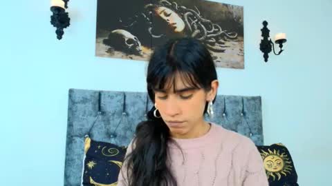 Snapshot of bella_poisonous chatting on 10-15-25, 12:33 Bella online show from 10-15-25, 12:33