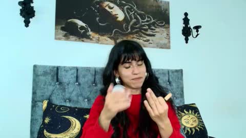 Snapshot of bella_poisonous chatting on 10-25-25, 01:13 Bella online show from 10-25-25, 01:13