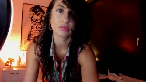 Snapshot of bella_rosee1 chatting on 09-26-25, 02:04 Maria online show from 09-26-25, 02:04