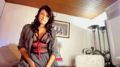 Snapshot of bella_rosee1 chatting on 10-12-25, 12:15 Maria online show from 10-12-25, 12:15