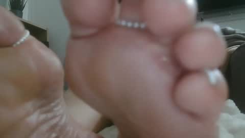 Snapshot of bella_sexy_feet chatting on 02-27-25, 10:20 bella_sexy_feet online show from 02-27-25, 10:20