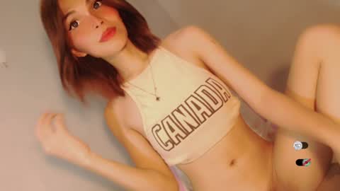 Snapshot of bella_tara chatting on 12-08-24, 11:14 Bella online show from 12-08-24, 11:14