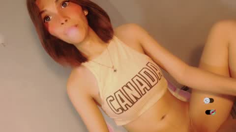 Snapshot of bella_tara chatting on 12-08-24, 02:19 Bella online show from 12-08-24, 02:19