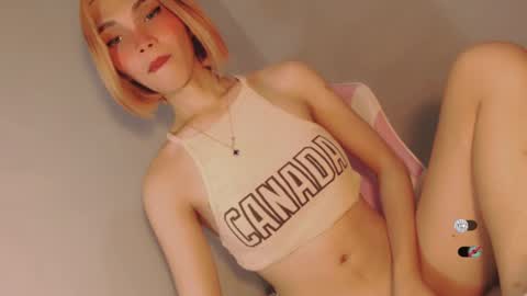 Snapshot of bella_tara chatting on 12-16-24, 10:56 Bella online show from 12-16-24, 10:56