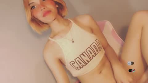 Snapshot of bella_tara chatting on 12-27-24, 02:33 Bella online show from 12-27-24, 02:33