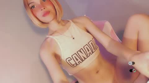 Snapshot of bella_tara chatting on 12-28-24, 04:30 Bella online show from 12-28-24, 04:30