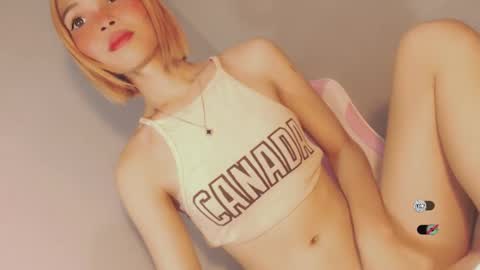 Snapshot of bella_tara chatting on 12-29-24, 05:21 Bella online show from 12-29-24, 05:21