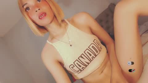 Snapshot of bella_tara chatting on 01-05-25, 11:48 Bella online show from 01-05-25, 11:48