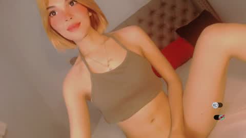 Snapshot of bella_tara chatting on 01-14-25, 10:12 Bella online show from 01-14-25, 10:12