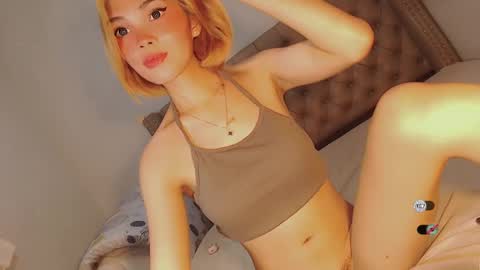 Snapshot of bella_tara chatting on 01-23-25, 12:35 Bella online show from 01-23-25, 12:35