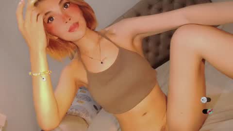 Snapshot of bella_tara chatting on 02-01-25, 08:37 Bella online show from 02-01-25, 08:37