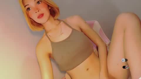 Snapshot of bella_tara chatting on 02-21-25, 02:17 Bella online show from 02-21-25, 02:17