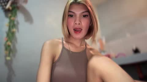 Snapshot of bella_tara chatting on 02-24-25, 04:49 Bella online show from 02-24-25, 04:49