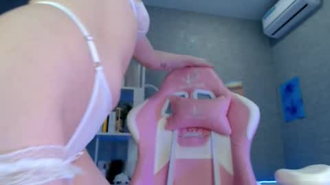 Bella Torress online show from 10-26-25, 03:45