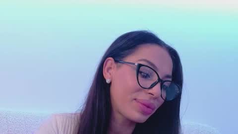 Snapshot of bella_vixen_ chatting on 10-20-25, 07:58 Bella online show from 10-20-25, 07:58