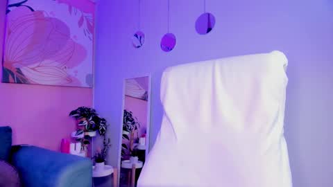 BELLA online show from 09-17-25, 08:54