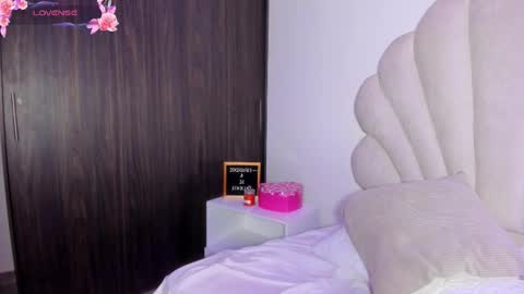 Bella Dajud online show from 10-21-25, 12:00