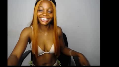 Snapshot of bellababy6 chatting on 11-17-25, 06:14 bella online show from 11-17-25, 06:14