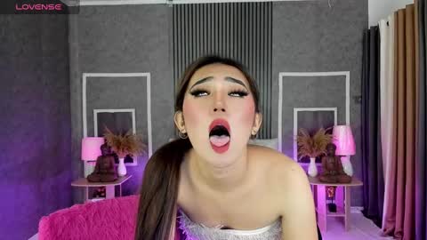 Snapshot of bellabrown_19xxx chatting on 03-07-25, 06:33 Bella online show from 03-07-25, 06:33