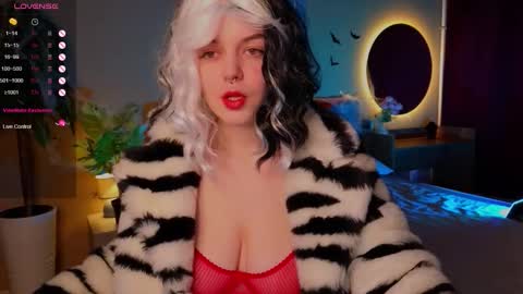 Snapshot of belladevile_ chatting on 10-25-25, 08:00 belladevile_ online show from 10-25-25, 08:00