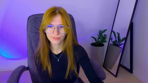 BellaFoxi online show from 09-30-25, 11:37