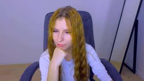 BellaFoxi online show from 10-23-25, 11:42