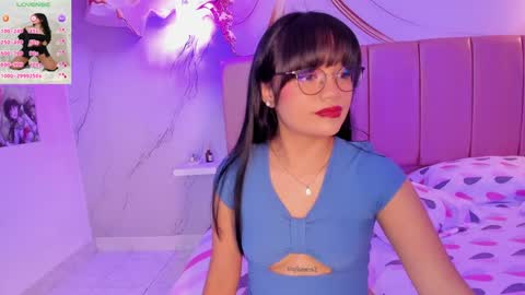 bellagreen_ online show from 09-17-25, 08:54