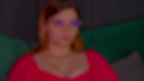 Snapshot of bellamarebelle chatting on 10-19-25, 04:35 BellaMarebelle online show from 10-19-25, 04:35