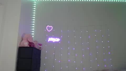 Bella Monroe online show from 12-24-24, 09:17