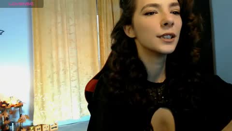 bellaqueen0701 online show from 10-07-25, 05:15