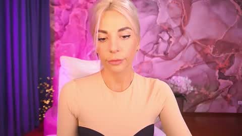 Bella online show from 10-15-25, 01:11